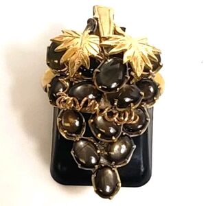Vintage Yellow Gold Star Sapphire Unique Grape Vine Design Ring